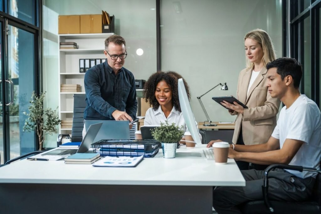 Convierte Contactos En Clientes Leales A Través De Comunicaciones Relevantes CimaMKT